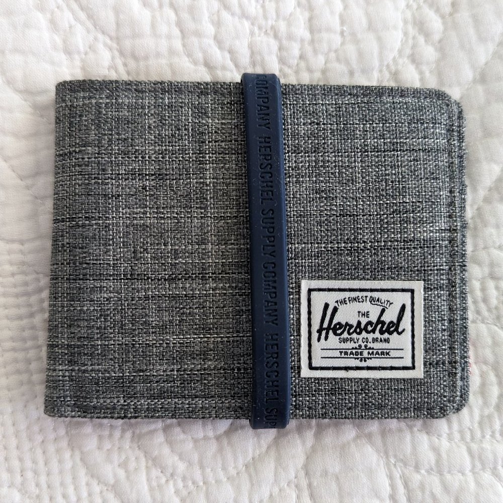 Herschel Supply Co grey wallet credit card holder